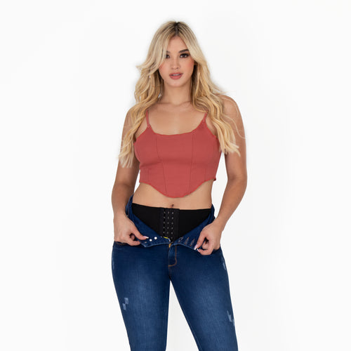 Jeans levanta cola con faja